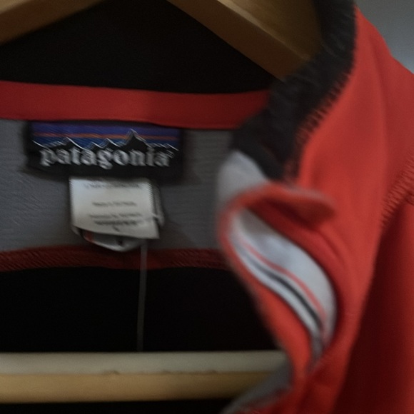 Patagonia fleece jacket/sweater - Picture 3 of 5